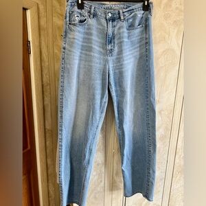 American Eagle Jeans Super High-Rise Baggy Straight Size 10 Regular Light Wash